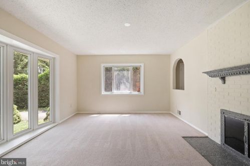 7405 Kelvin Pl, Springfield VA  22151-3109 exterior
