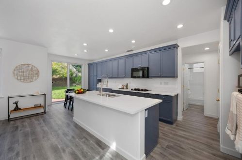 6040 Edgehill Dr, Folsom CA  95762-5474 exterior