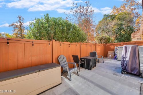 27503 Endeavor St, Calabasas CA  91301-3538 exterior