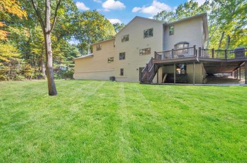 472 Stanley Dr, Glastonbury, CT 06033-2624