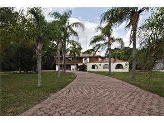 5345 Richardson Rd, Sarasota, FL 34232-2224