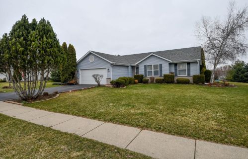 2952 Autumn Ln, East Troy, WI 53120-2572