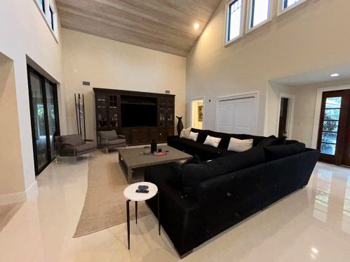 8 River Chase Ter, West Palm Beach, FL 33418-6817