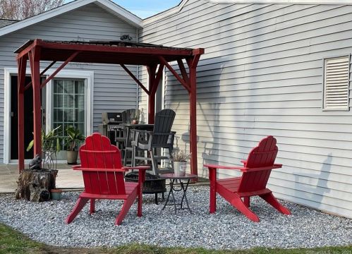 39 Laurel Rd, Windsor Locks CT 06096-2033 exterior