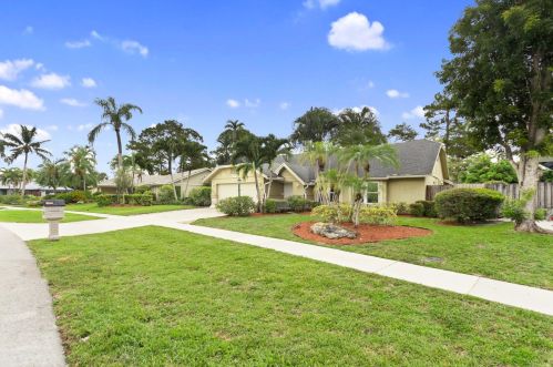 806 Foresteria Ave, West Palm Beach, FL 33414-8203
