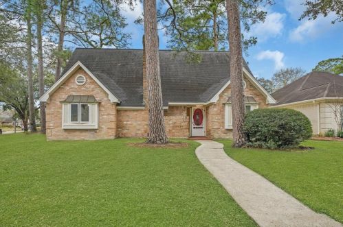 8118 Pine Green Ln, Humble, TX 77346-4512