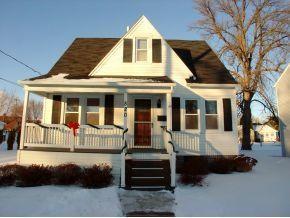 820 Jefferson St, Menasha, WI 54952-2430