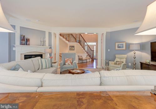 20500 Stone Fox Ct, Leesburg VA 20175-7223 exterior