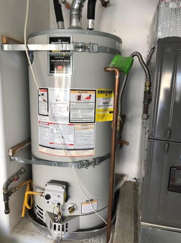 320 Rossmore Dr, Oxnard CA  93035-4465 exterior