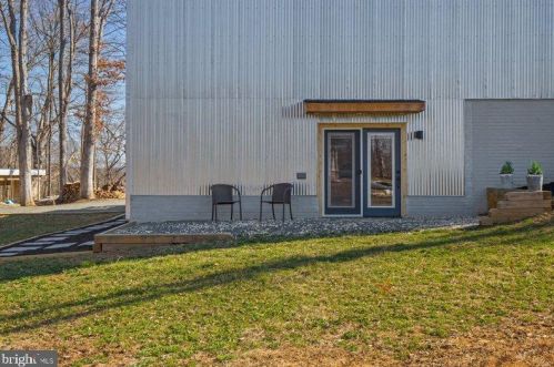 39744 Mount Gilead Rd, Leesburg VA 20175-6712 exterior