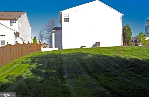 104 Alpine Dr, Leesburg VA  20175-6137 exterior