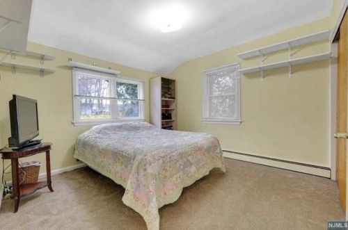109 Hiawatha Blvd, Oakland NJ  07436-2905 exterior