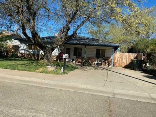 211 Olive St, Wheatland, CA 95692-9249