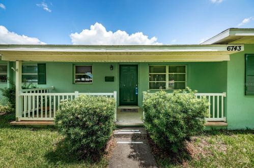 6743 Burlington Ave, Saint Petersburg, FL 33710-7621