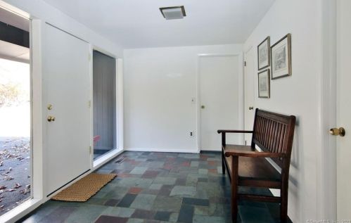 126 Hunting Ridge Rd, Stamford, CT 06903-2315