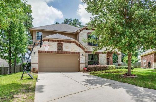 3 Logan Creek Ln, Conroe, TX 77304-1653
