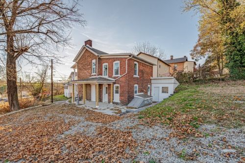 108 Oak Spring Rd, Canonsburg PA  15317-1045 exterior