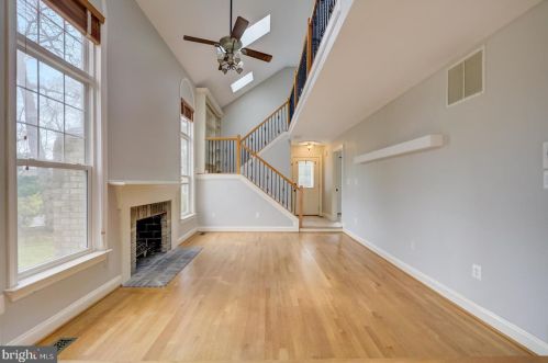 3517 Soffit Pl, Woodbridge VA  22192-5213 exterior