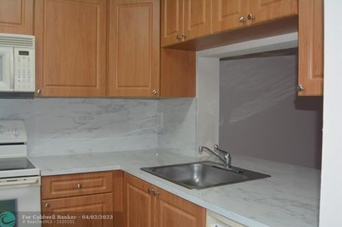540 103rd Ter, Hollywood, FL 33026-3951