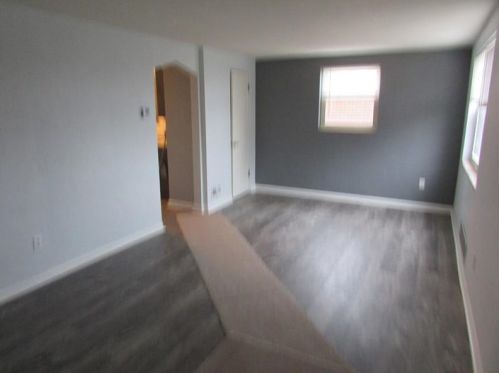 216 Alstead St, Pittsburgh, PA 15234-2902