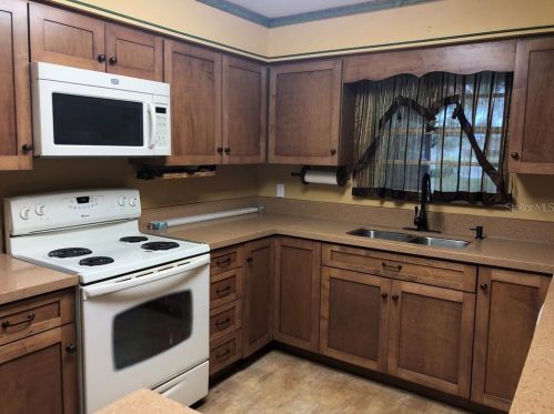1884 Maryland St, Arcadia, FL 34266-7757