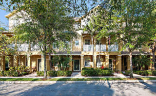 128 Royal Palm Cir, Jupiter FL  33458-4821 exterior