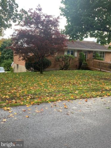 86 Main St, Ashland, PA 17921-9264