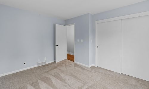 2414 Lagoon Ct, Thiensville WI  53092-5549 exterior