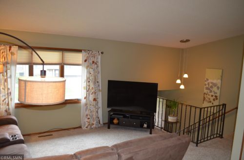 5105 148th St, Saint Paul, MN 55124-6486