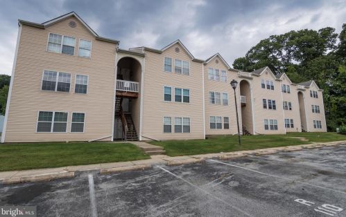 215 Highland Blvd, New Castle, DE 19720-6975