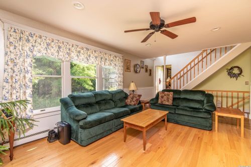 209 Country Rd, Mount Sinai NY  11766-1509 exterior