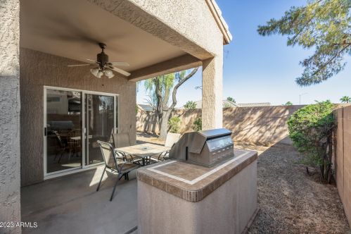 22209 Las Brizas Ln, Sun City AZ 85375-2858 exterior