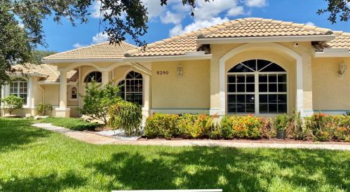 8290 Mizzen Dr, Boynton Beach, FL 33472-2721