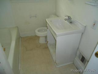 3231 Rogers Dr, Fayetteville NC  28303-3962 exterior