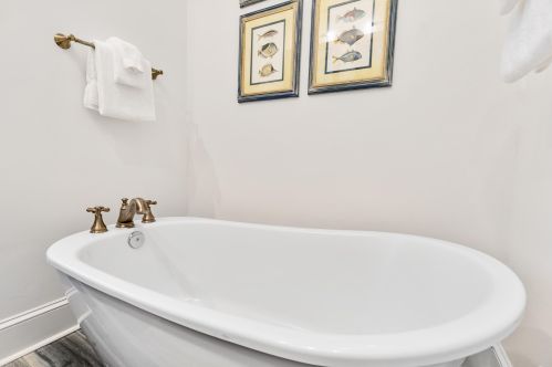 15 Grand Pavilion Dr, Isle Of Palms SC  29451-2800 exterior