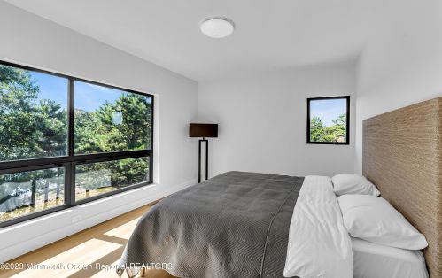 49 Cherokee Ln, Bricktown NJ  08724-4405 exterior