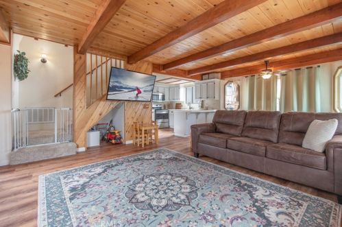 1526 Monte Vista Dr, Big Bear City CA  92314 exterior