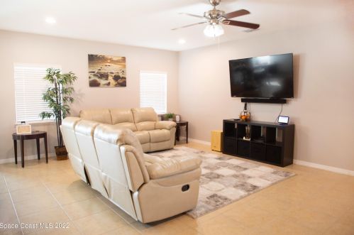 493 Hollow Glen Dr, Titusville, FL 32780-3274