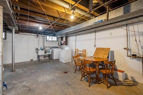 324 Elm Rd, Ambridge PA  15003-2134 exterior