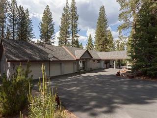 10401 Pine Cone Dr, Truckee, CA 96161-3125