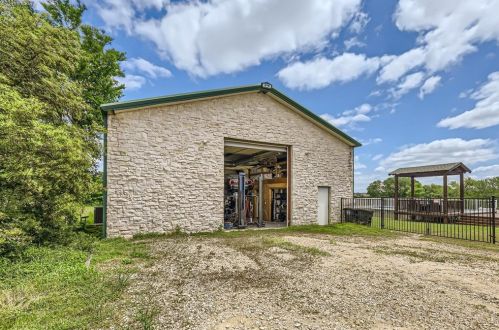 144 D B Wood Rd, Georgetown TX  78628-7111 exterior