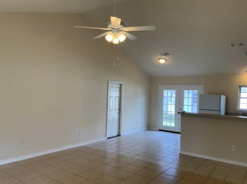 1620 7th St, Hempstead, TX 77445-6100