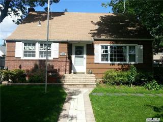 1003 Barrie Ave, North Wantagh, NY 11793-1746