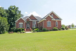 204 Ashworth Dr, Goldsboro, NC 27530-5554