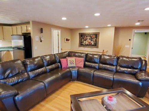 19 Ducarl Dr, Lincoln RI  02865-1320 exterior