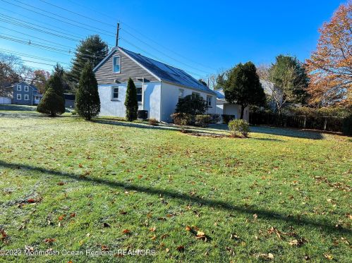 227 Dunhams Corner Rd, East Brunswick NJ  08816-3415 exterior