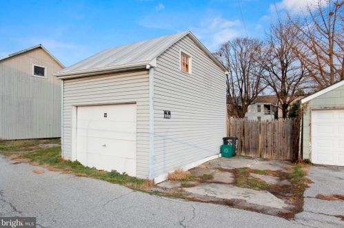 80 Water St, Spring Grove PA  17362-1032 exterior