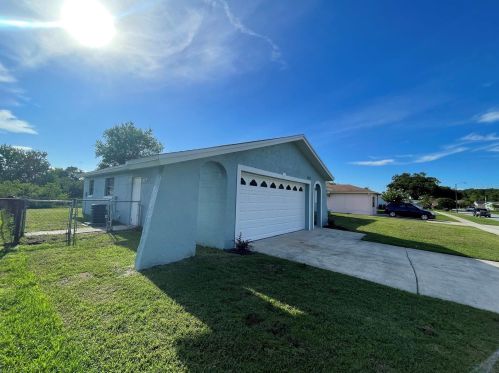 1024 Malaga St, Orlando, FL 32822-8018