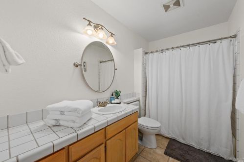 1898 Bennett Meadows Ln, Santa Rosa CA  95405-8375 exterior