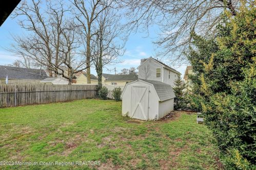 127 Cedar Ave, Middletown NJ  07748-5503 exterior